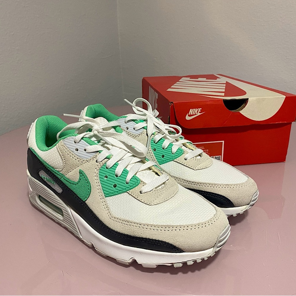Nike Air Max 90 Sneakers in Green and White Size W9.5/M8 EUC